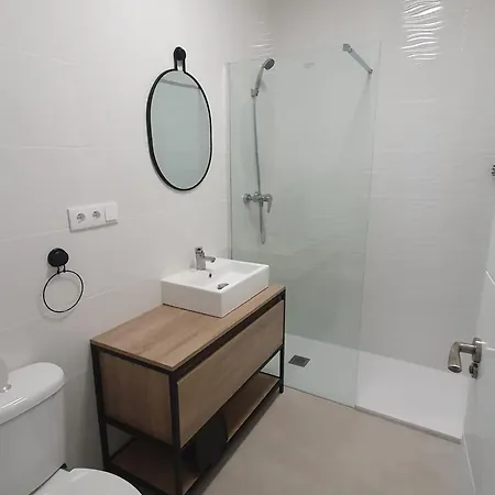 Peaceful 4-6 Person With Patio, Close To Amenities Prázdninový dům